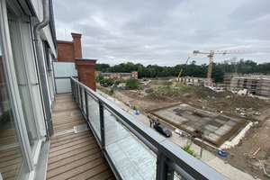 Unmöbliert & voller Möglichkeiten - 2 Zimmer mit Klimaanlage, Dachterrasse und EBK – Carl-Spindler-Str. 15, 12555 Köpenick, Berlin – Vorschaubild 10