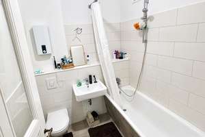 Wohnen am Paul-Lincke-Ufer: Stilvolle Altbauwohnung in Top-Lage – bezugsfrei! – Liegnitzer Str. 23, 10999 Kreuzberg, Berlin – Vorschaubild 8