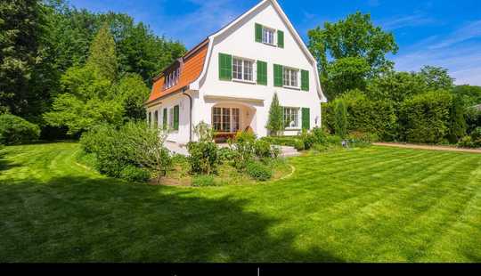 Bild von Hamburg - Wohldorf-Ohlstedt | Repräsentative Villa in traumhafter Wohnlage & weitläufigen Grundstück