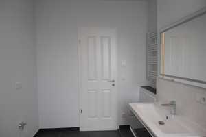 Tolle 3-Raum-Wohnung mit Balkon, Weitblick + Fahrstuhl in Buckau! – Bahnikstr. 6, 39104 Magdeburg – Vorschaubild 15