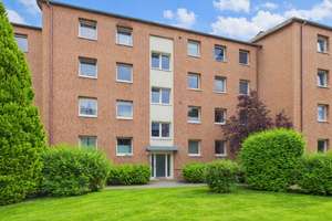 Grün, ruhig und sonnig: Gepflegte Endetage mit 2 TG-Stellplätzen nebeneinander – Wiebischenkamp 42C, 22523 Eidelstedt, Hamburg – Vorschaubild 2