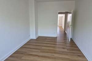 Helle Whg. in ruhigem gepflegten Haus mit EBK + Balkon 5 Min. zum HbH – 40227 Oberbilk, Düsseldorf – Vorschaubild 3