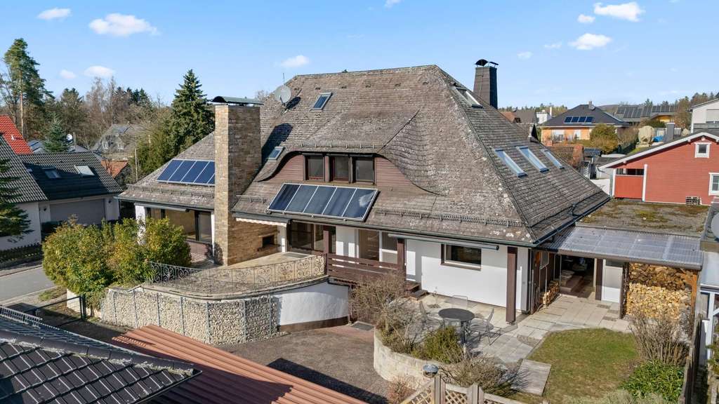 Immobilie in Winkelhaid - Exklusives Anwesen! Modernisiertes Mehrgenerationenhaus mit Wellnessbereich in ruhiger Lage - Bild 2