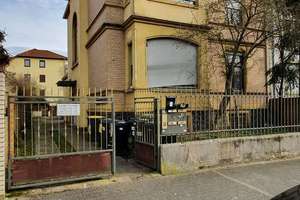 Altbau trifft Potenzial: Villa mit drei Wohneinheiten & Garagen in Offenbach am Main