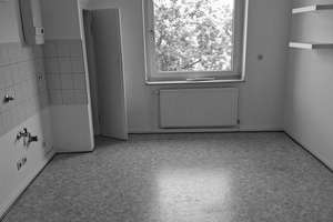 ""STARK RENOVIERUNGSBEDÜRFTIG"" -  Charmante Zweizimmerwohnung nicht weit von der HHU – Die vollständige Adresse der Immobilie erhältst du vom Anbieter., 40233 Bilk, Düsseldorf – Vorschaubild 5
