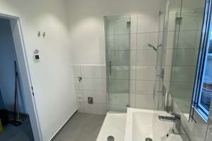 Super schöne 3-ZW,  Penthouse mit Skylineblick, moderne  Einbauküche, umlaufender Balkon – 65936 Sossenheim, Frankfurt am Main – Vorschaubild 5