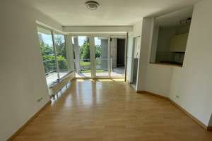 ***Schön geschnittene Wohnung mit Tiefgaragenstellplatz und Balkon***