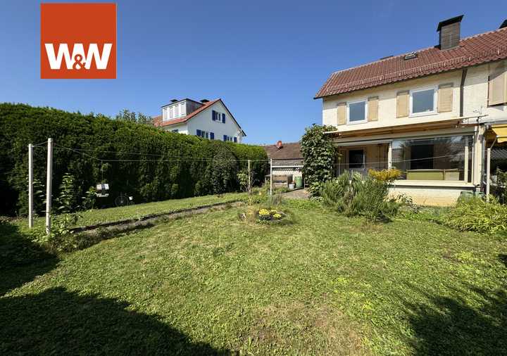 Sonnige Doppelhaushälfte mit großem Garten, eigener Grund - kein Erbbaurecht!