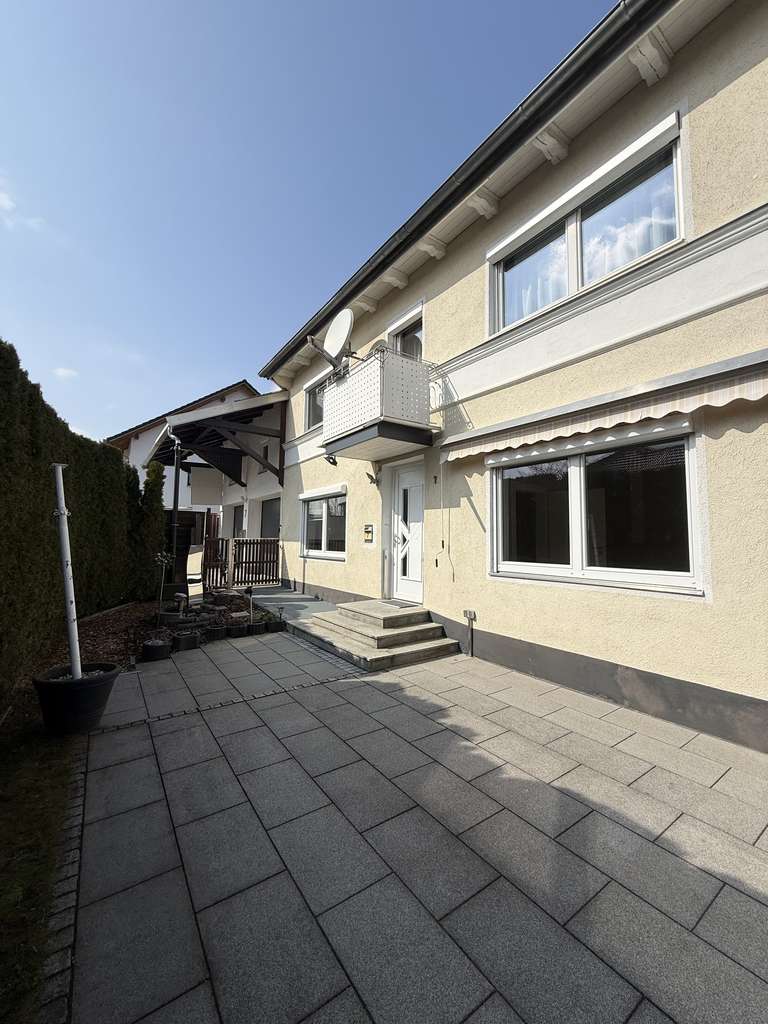Immobilie in Egenhofen - Egenhofen: Sonniges Einfamilienhaus mit großem Garten, Gartenhaus, Terrasse, Balkon und Doppelgarage - Bild 2
