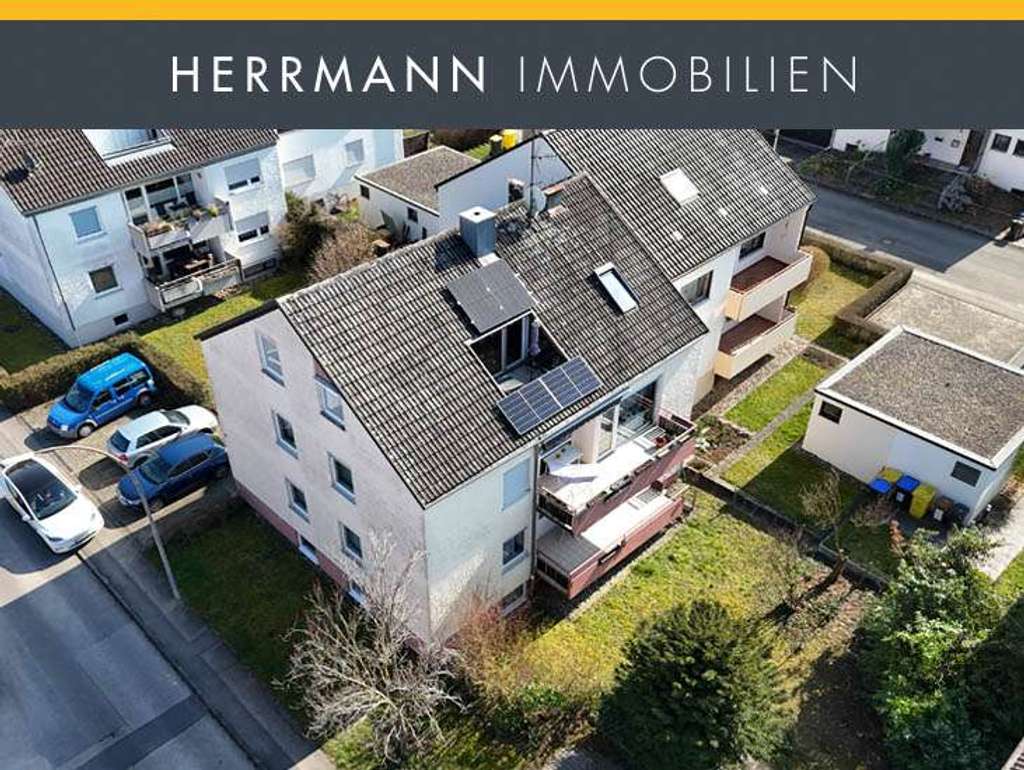 Immobilie in Fellbach - Dreifamilienhaus mit ca. 270 qm Wfl., DG frei ab Juni, Garten & Stellplätzen in Fellbach-Oeffingen - Bild 0