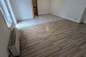 Helle große 3-Zimmer-Wohnung mit Balkon in Neckarsulm-Obereisesheim – Zehenthofstraße 4 / 1, 74172 Neckarsulm – Vorschaubild 2