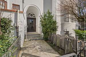 Bremen -  Barkhof | Atemberaubende Hochparterre-Wohnung mit vielen historischen Ausstattungselemente – Die vollständige Adresse der Immobilie erhältst du vom Anbieter., 28209 Barkhof, Bremen – Vorschaubild 2