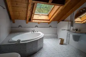 Idyllisches Einfamilienhaus mit Garten und Sauna – Frankfurt am Main – Vorschaubild 17
