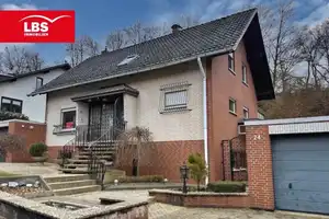 *Traumhafte Immobilie mit privatem Garten und moderner Ausstattung*
 – Hildesheim (Kreis) – Vorschaubild 1