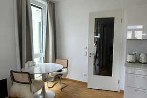 Schöne 2 Zimmer-Whg mit Balkon direkt am Schlosspark Charlottenburg – Sophie-Charlotten-Straße 117, 14059 Berlin – Vorschaubild 11