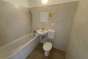 Schöne kleine 2 Zimmer Wohnung im Grünen mit Loggia – Märkische Allee 208, 12679 Marzahn, Berlin – Vorschaubild 4