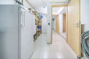 Exklusives Stadthaus mit sonniger Terrasse in Augsburg-Lechhausen zu verkaufen! – Die vollständige Adresse der Immobilie erhältst du vom Anbieter., 86165 Lechhausen-Süd, Augsburg – Vorschaubild 23
