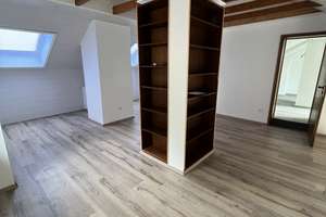 Wohnung mit Galerie, Gäste-WC, 2 Balkonen, EBK und Garage – Dwoberger Str. 113, 27753 Deichhorst, Delmenhorst – Vorschaubild 5