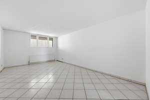 115 m² Wohn-/Nutzfläche -  Einladende 2,5-Zimmer-Maisonettewohnung mit großzügigem hellem Hobbyraum – Die vollständige Adresse der Immobilie erhältst du vom Anbieter., 80997 Allach, München – Vorschaubild 9