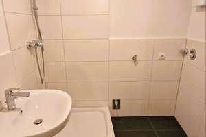 Neu sanierte 2-Zimmer-Wohnung mit Balkon in zentraler Innenstadtlage von Pforzheim – Die vollständige Adresse der Immobilie erhältst du vom Anbieter., 75172 Innenstadt, Pforzheim – Vorschaubild 4