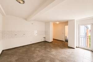 Frisch sanierte Dachgeschoss-Wohnung I sofort verfügbar