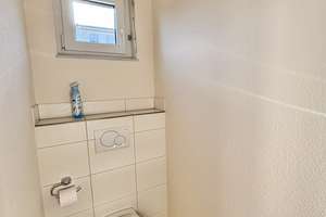 EVERNEST: partially furnished 4br duplex house fitted kitchen 2x parking yard Wiesbaden-Auringen – Die vollständige Adresse der Immobilie erhältst du vom Anbieter., 65207 Auringen, Wiesbaden – Vorschaubild 10