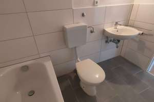 Renovierte 3 Zimmer Wohnung mit Balkon im 3.OG ab sofort zu vermieten! – Dieselstraße 91, 47803 Benrad-Nord, Krefeld – Vorschaubild 9