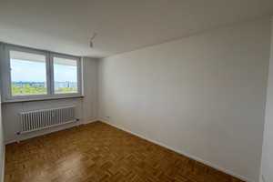 Modernisierte 3-Zimmer-Wohnung mit Balkon in zentraler Lage von München Neuperlach – Gerhart-Hauptmann-Ring 68, 81737 München – Vorschaubild 4