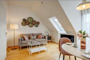 Möbliert: Wunderschöne Dachgeschosswohnung in Schwabing – Die vollständige Adresse der Immobilie erhältst du vom Anbieter., 80805 Neufreimann, München – Vorschaubild 2