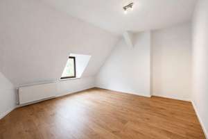 renovierte 4-Zimmer-Dachgeschosswohnung mit neuer Einbauküche – Ehranger Str. 4, 54293 Ehrang/Quint, Trier – Vorschaubild 6