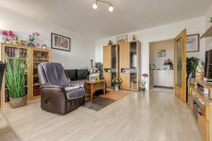 Gepflegte 2-Zimmer-Eigentumswohnung mit Balkon, Stellplatz und Aufzug in Wiesbaden-Delkenheim – Die vollständige Adresse der Immobilie erhältst du vom Anbieter., 65205 Delkenheim, Wiesbaden – Vorschaubild 3