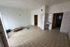 Historisches Mehrfamilienhaus mit großem Entwicklungspotenzial in zentraler Fürther Lage – Die vollständige Adresse der Immobilie erhältst du vom Anbieter., 90762 Stadtpark, Stadtgrenze, Fürth – Vorschaubild 9