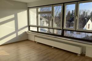 Ganz oben: : schöne  renovierte 3 Zimmer Whg. mit Essdiele und Südterrasse – Karl-Witthalm-Str. 25, 81375 Neuhadern, München – Vorschaubild 11
