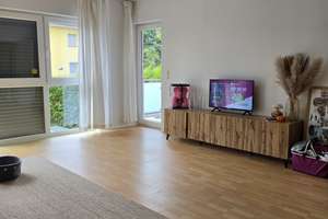 Schöne, gepflegte 2-Zimmer Erdgeschosswohnung mit Balkon 