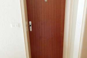 PERFEKT: Kleine 1-Zimmer-Dachgeschosswohnung, inkl. EBK, in ruhigem Vierfamilienhaus! – Dieckerstraße 66, 46047 Schlad, Oberhausen – Vorschaubild 7