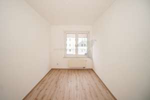 Helle, modern sanierte 3 Raum EG-Wohnung mit XXL-Balkon und Tageslichtbad – Zschopauer Straße 126, 9126 Bernsdorf, Chemnitz – Vorschaubild 8
