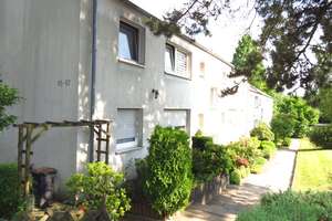 Frisch renovierte 3-Zi.-Whg. mit neuem Bad, neuem Boden und eigenem Gartenanteil – Staubenthaler Hoehe 85, 42369 Ronsdorf, Wuppertal – Vorschaubild 1