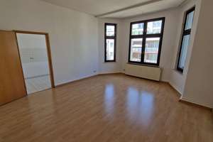 2-Zimmer-Wohnung in Magdeburg mit Balkon und Erkerzimmer