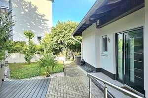 Traumhaft modernes Zweifamilienhaus: Wohnen & Arbeiten | PV, barrierefrei, Garten, Frankfurt 45 Min. – Feldstraße 3, 63628 Bad Soden-Salmünster – Vorschaubild 1
