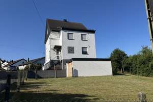 Wohnhaus mit großem Grundstück in Siegen-Obersetzen – Die vollständige Adresse der Immobilie erhältst du vom Anbieter., 57078 Obersetzen, Siegen – Vorschaubild 2