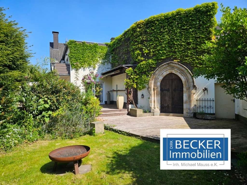 Büderich: Historisches EFH, 590 m²,304 m² WNF, modernisiert 2014,Kamin,Hof,Garten,Carport,Garagen