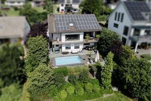 Hideaway mit Stil – Großes Grundstück, Pool & spektakuläre Aussicht – Die vollständige Adresse der Immobilie erhältst du vom Anbieter., 59581 Warstein – Vorschaubild 1
