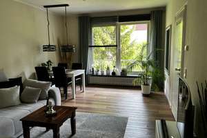 +++ Top 3 Zimmer Wohnung, Wannenbad, 2. Etage, hochw. Fußboden, EBK möglich +++