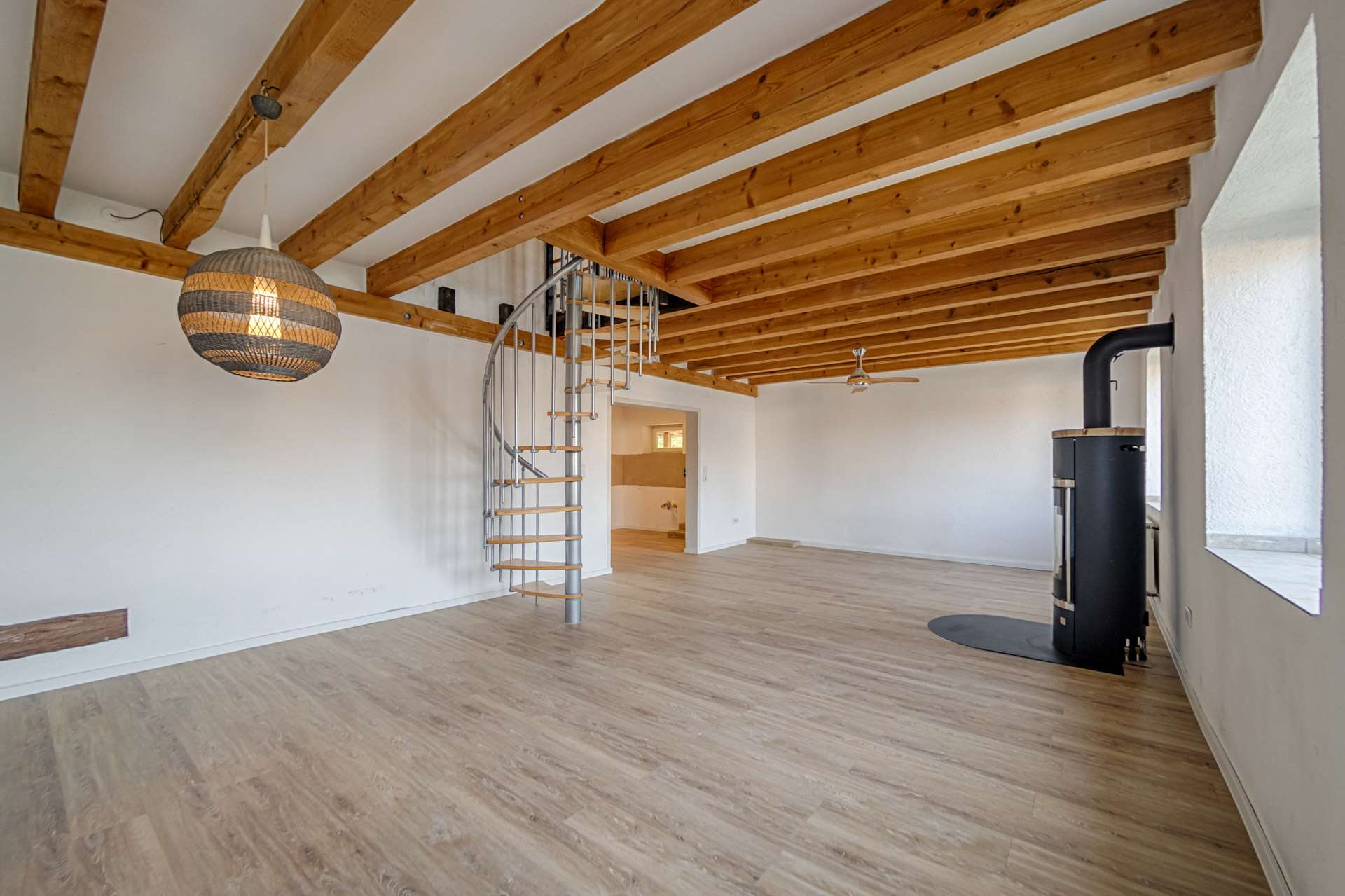 Immobilie in Neckarbischofsheim - Wohnen mit Charakter: Maisonette-Wohnung in ausgebauter Scheune am Waldrand mit Sonnenterrasse - Bild 11