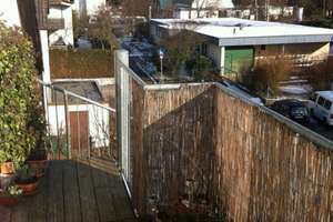 helle 2-Zi-Dachwohnung, teilmöbliert mit Einbauküche ab 01.05.2026