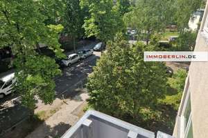 IMMOBERLIN.DE - Attraktive Wohnung mit Loggia & Pkw-Stellplatz in Lankwitz – Die vollständige Adresse der Immobilie erhältst du vom Anbieter., 12247 Lankwitz, Berlin – Vorschaubild 3