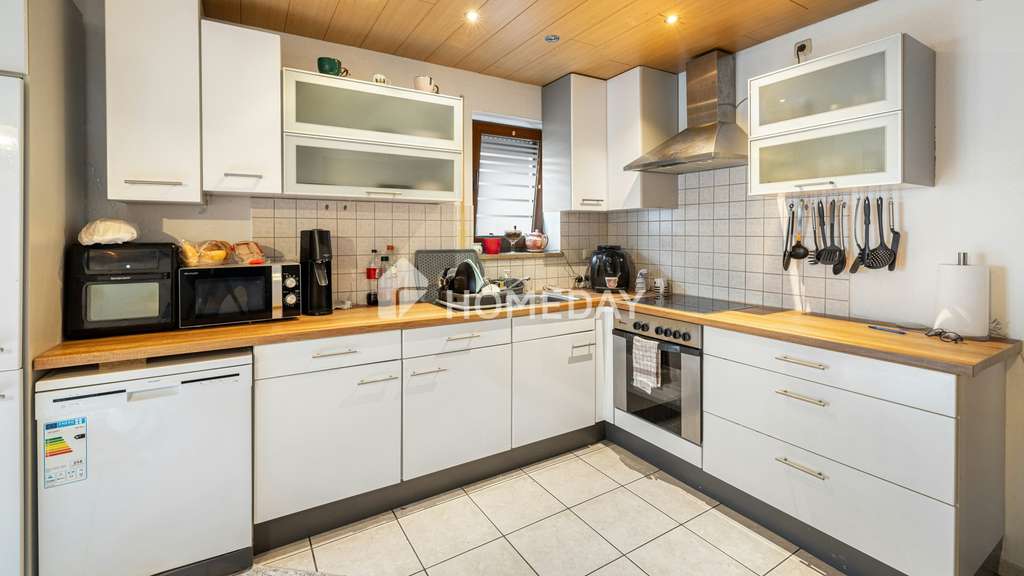 Immobilie in Dingolfing - Charmantes Ensemble aus Haupthaus & Anbau in gefragter Lage von Dingolfing
 - Bild 2