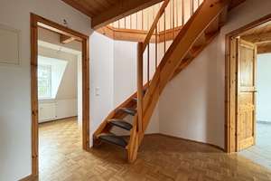 Parkett...Tageslichtbad...Wohnküche // 2-Zi.-Maisonette in Dobritz