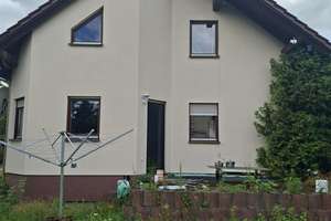 Einfamilienhaus mit Grundstück wartet auf Sie
