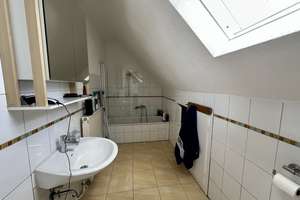 Helles möbliertes WG-Zimmer in Heilbronn-Böckingen – Blumhardtstraße 12/1, 74078 Böckingen, Heilbronn – Vorschaubild 3